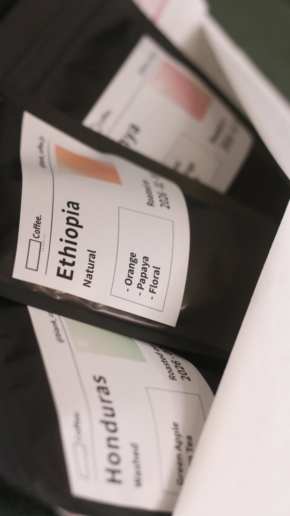 浅煎りバッチ100g × 3袋 (合計300g) 【送料無料】 - Blank_Coffee